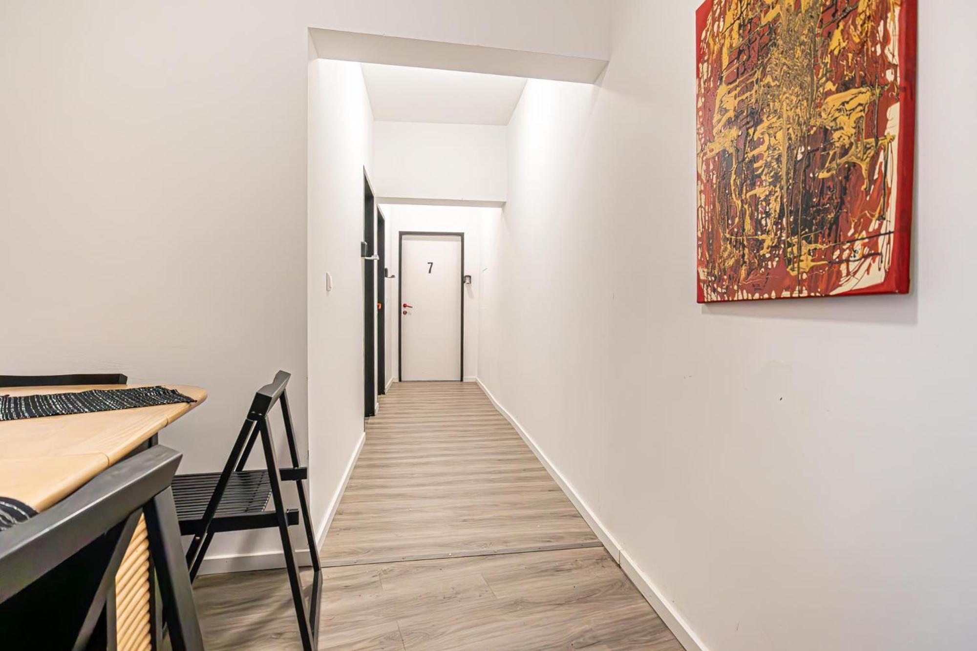 Near Schoenbrunn - Economy Rooms In Shared Apartment At Meidling Train Station Вена Экстерьер фото