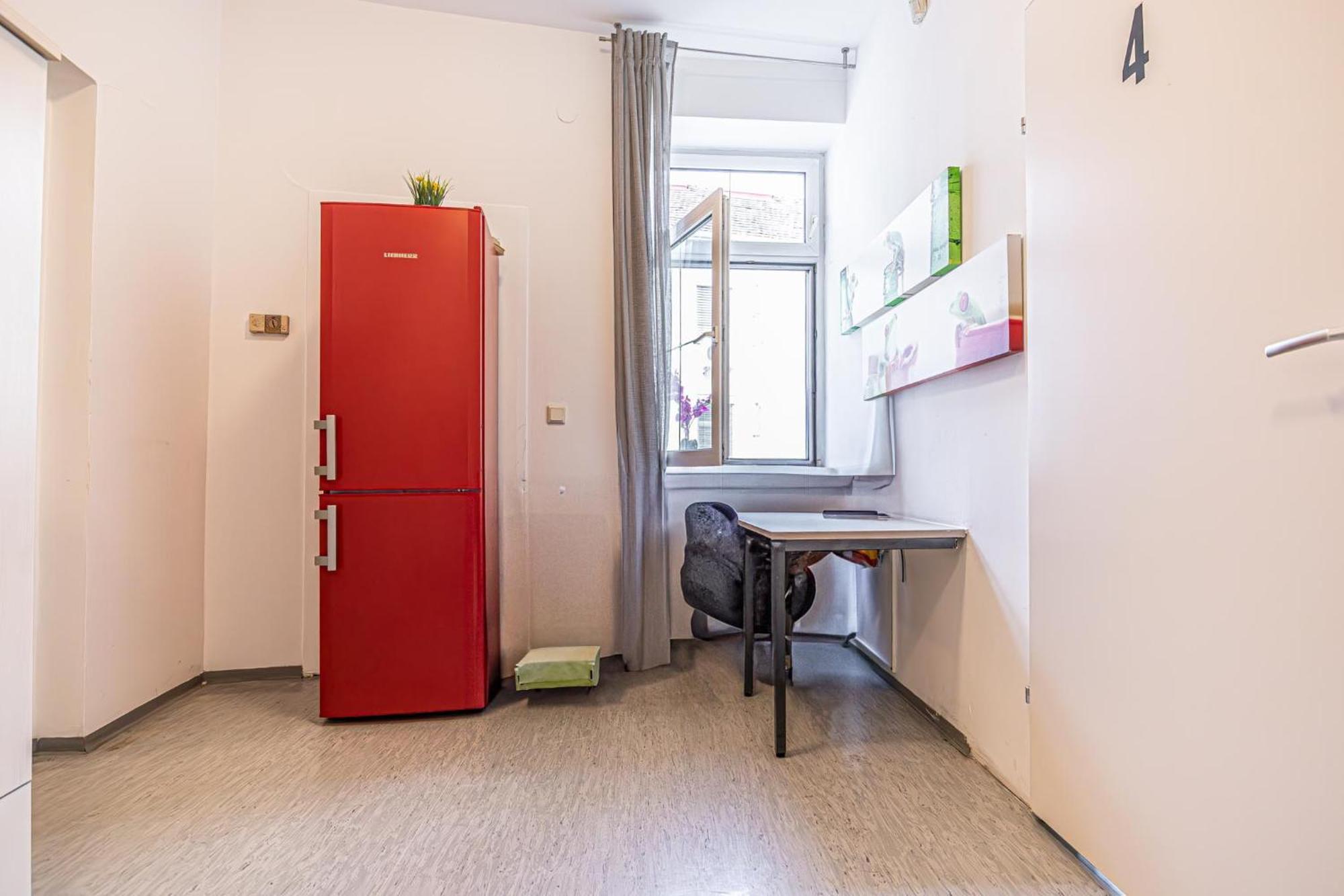 Near Schoenbrunn - Economy Rooms In Shared Apartment At Meidling Train Station Вена Экстерьер фото