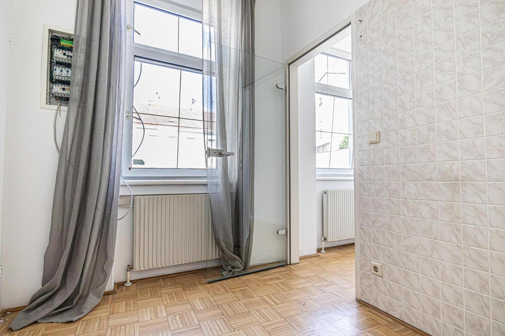 Near Schoenbrunn - Economy Rooms In Shared Apartment At Meidling Train Station Вена Экстерьер фото